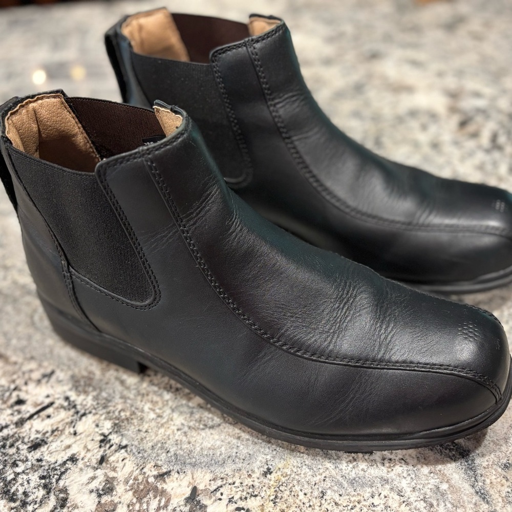 Blundstone Black Leather Men's 12 dress style Boots